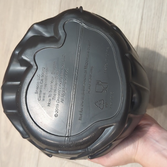 Toothless Popcorn Bucket - Picture 7 of 10